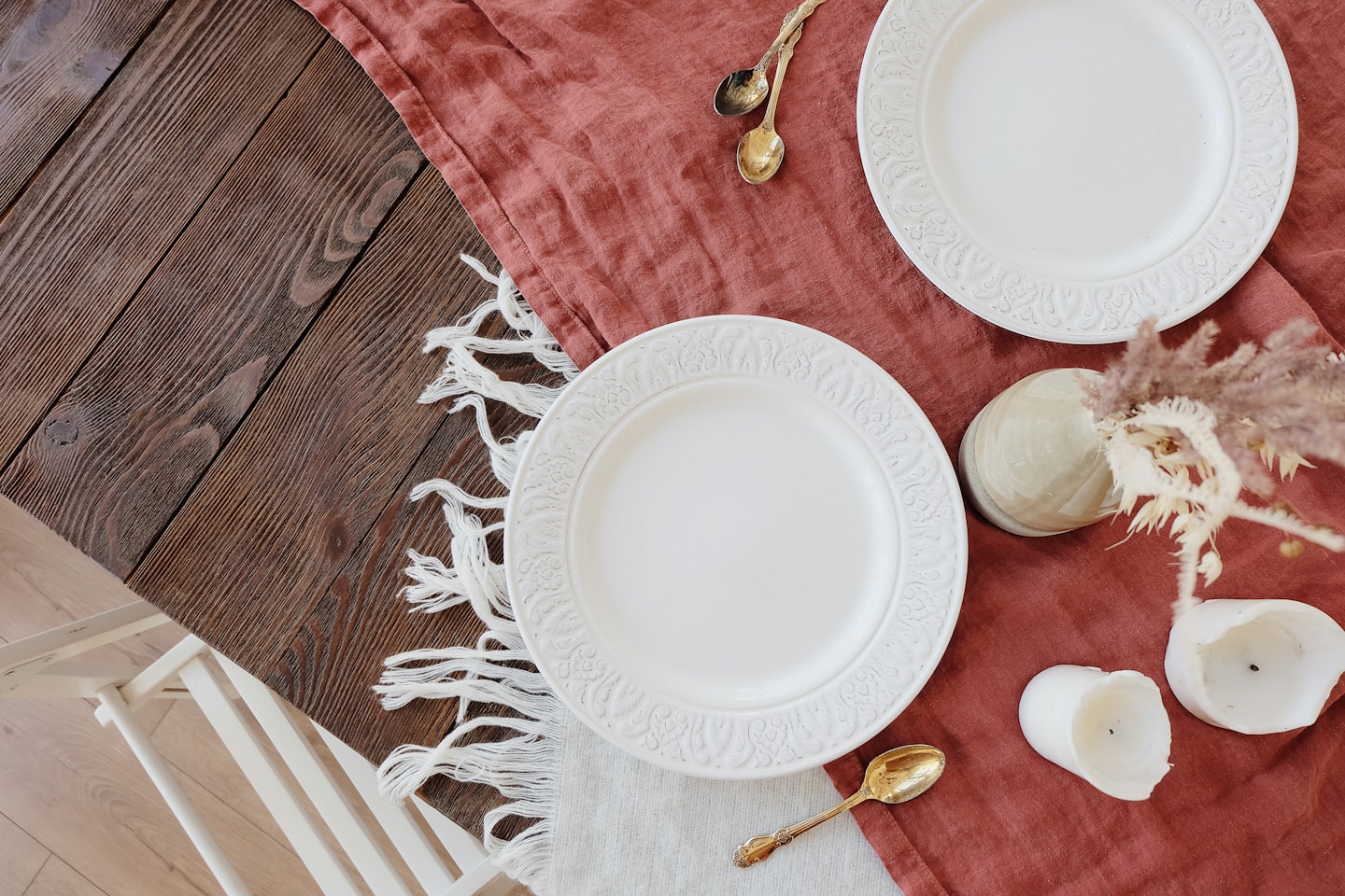 round white plate
